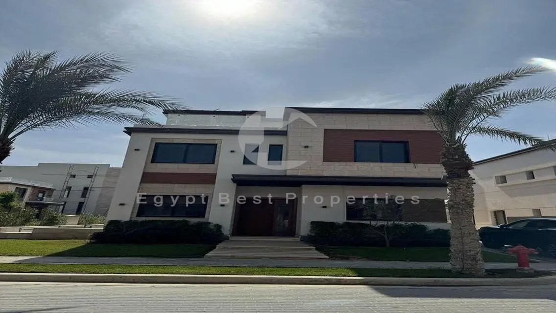 اقل سعر لتاون هاوس في التجمع  من ازار بموقع مميز
