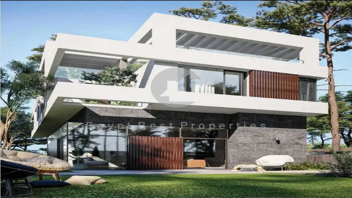LAST VILLA IN THE CREST WITH A VERY PRIME LOCATION
