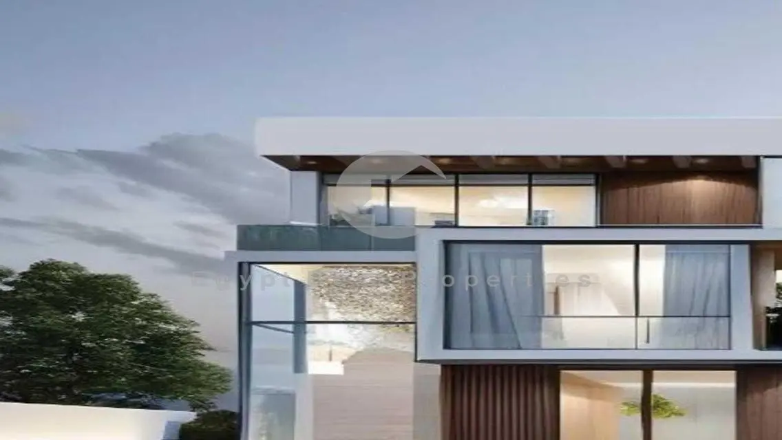 LAST VILLA IN THE CREST WITH A VERY PRIME LOCATION