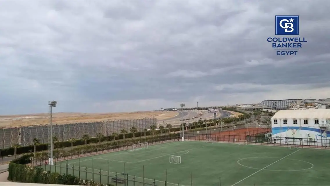 شقة متشطبة بالتكيفات بداخل اليجريا بيفرلي هيلز
