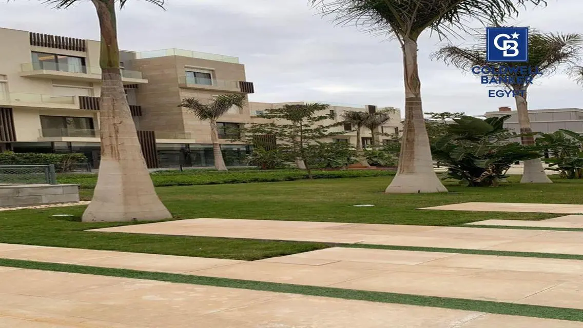 شقة متشطبة بالتكيفات بداخل اليجريا بيفرلي هيلز