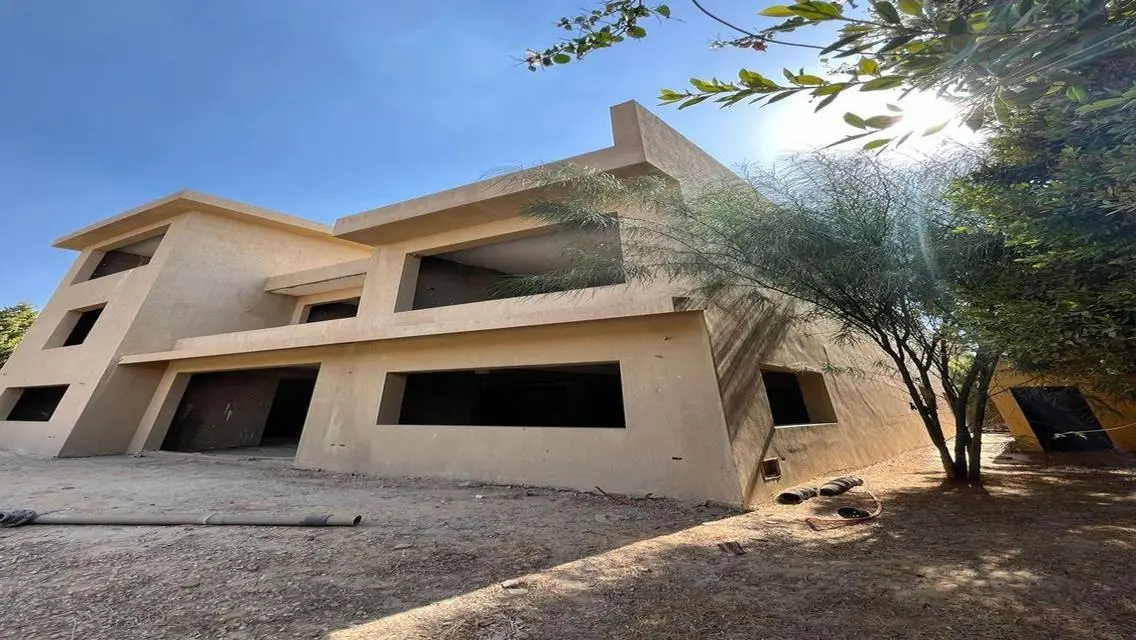 Villa in very prime location in Tara Compound.