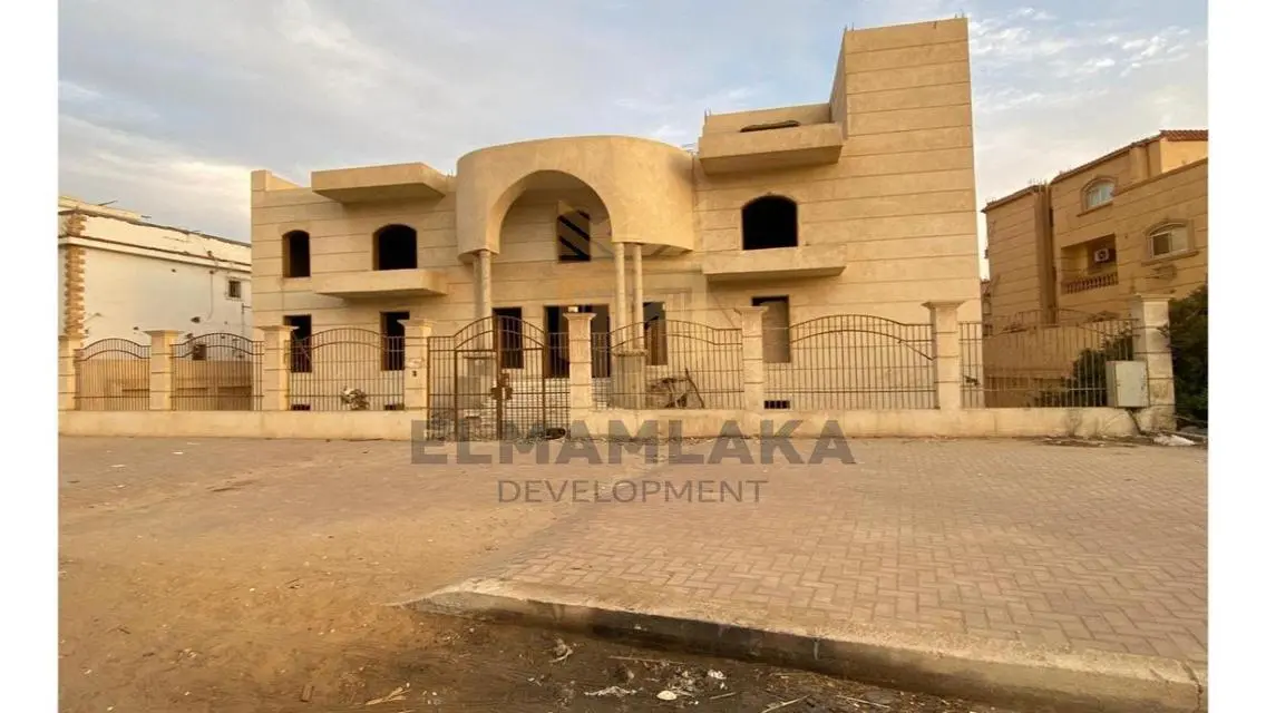 Live in the Most Prestigious Location in Sheikh Za