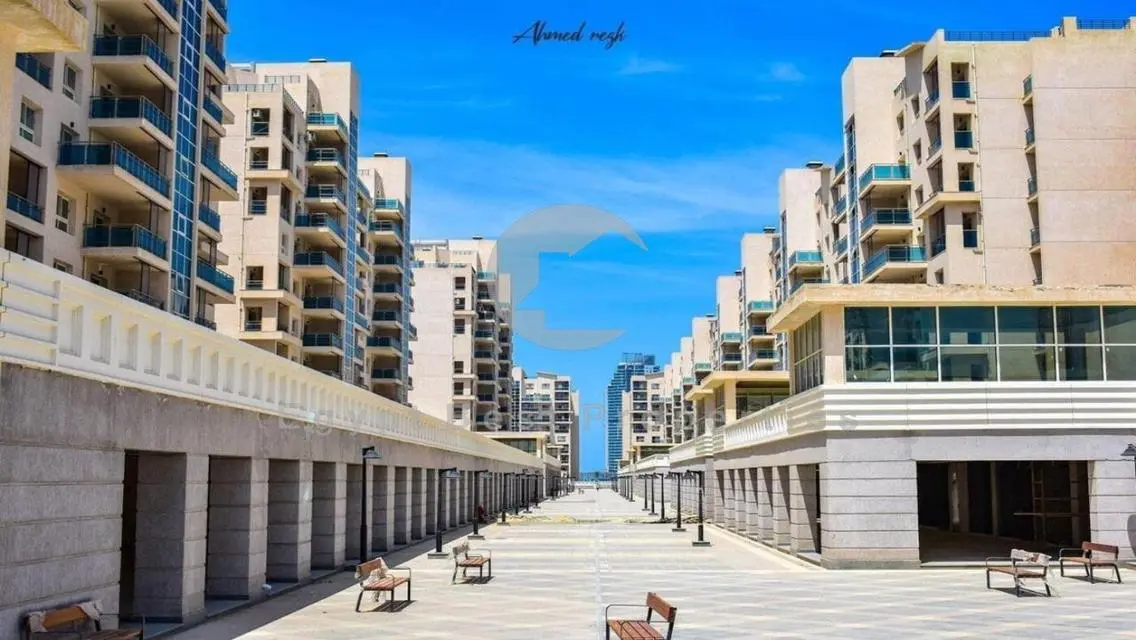 شاليه علي بحر استلام فوري للبيع باقل مقدم و12س قسط