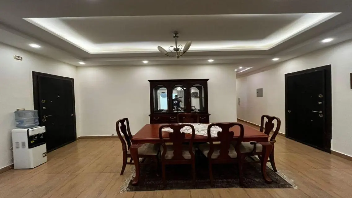 شقه فاخره إيجار بجاردن جنوب الأكاديمية ز