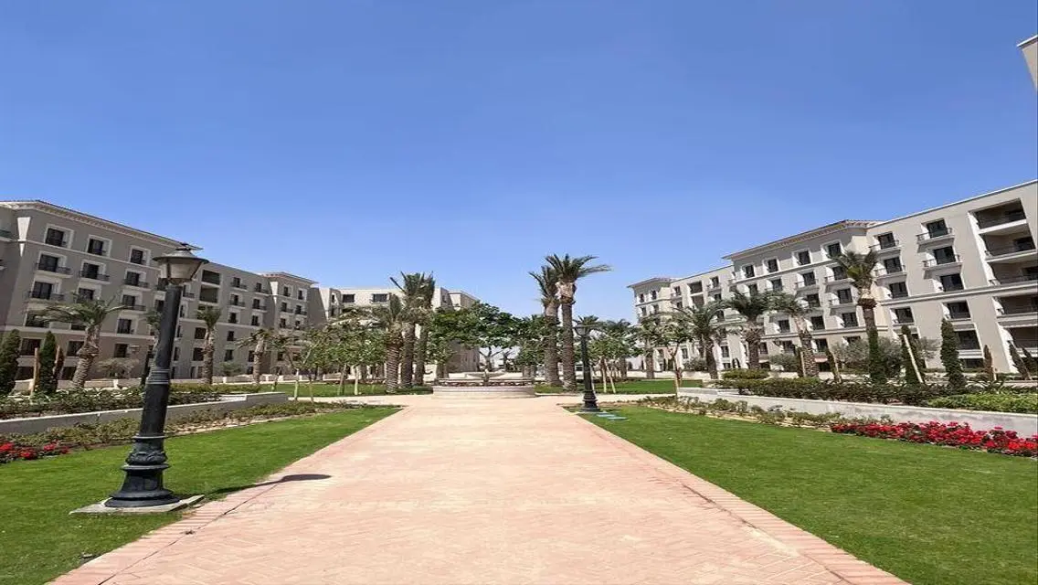 Townhouse for resale in Village West + prime loc