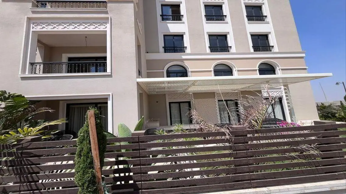 Townhouse for resale in Village West + prime loc