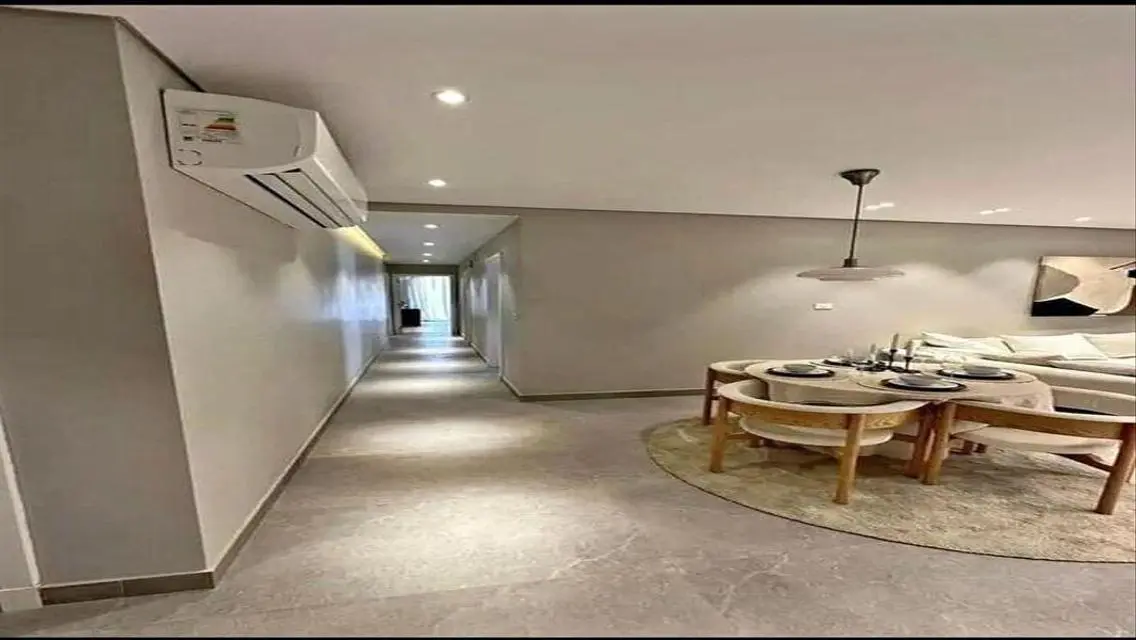 Townhouse for resale in Village West + prime loc