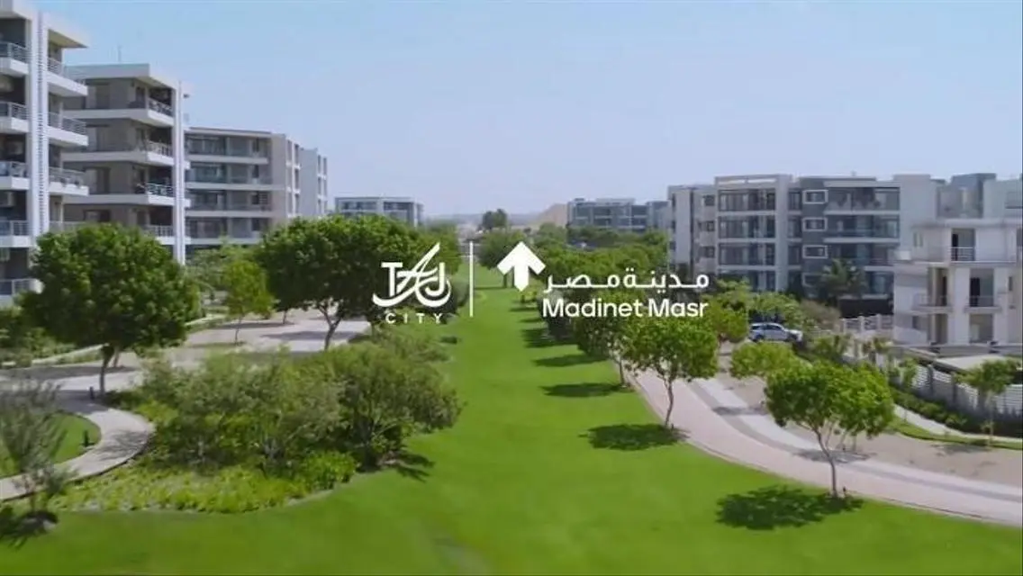 احجز شقتك الان في التجمع بجوار المطار باقساط 12سنه