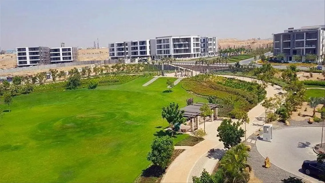 احجز شقتك الان في التجمع بجوار المطار باقساط 12سنه