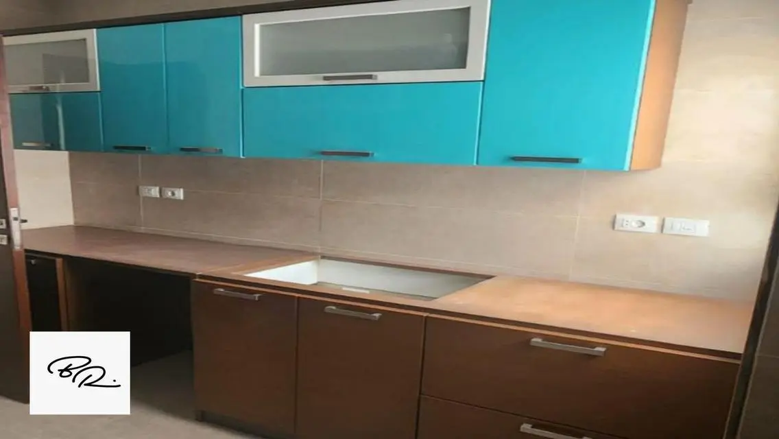 شقه ريسيل متشطبه فيو لاندسكيب واسع في التجمع