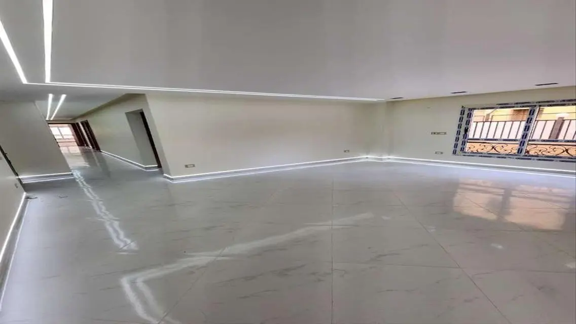 شقة بجاردن تشطيب سوبر لوكس في كمبوند الخمايل