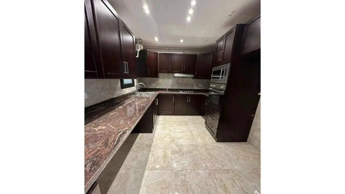 شقة للايجار في فيليت - سكاي كوندوس , نص مفروش