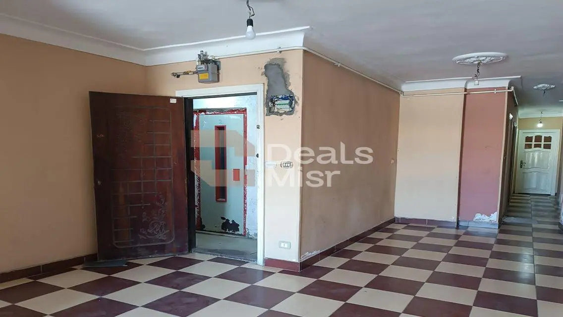 شقة سكنية للإيجار 130م – سموحة بجوار كوبري 14 مايو