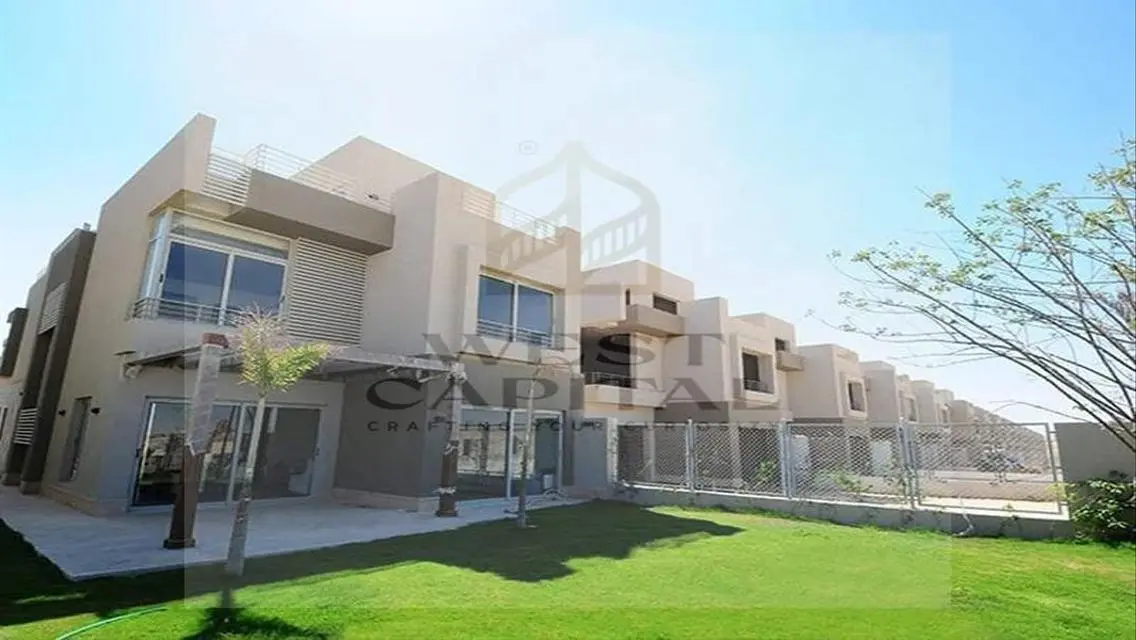 فيلا مستقله للبيع في باديه بالم هيلز بسعر مميز