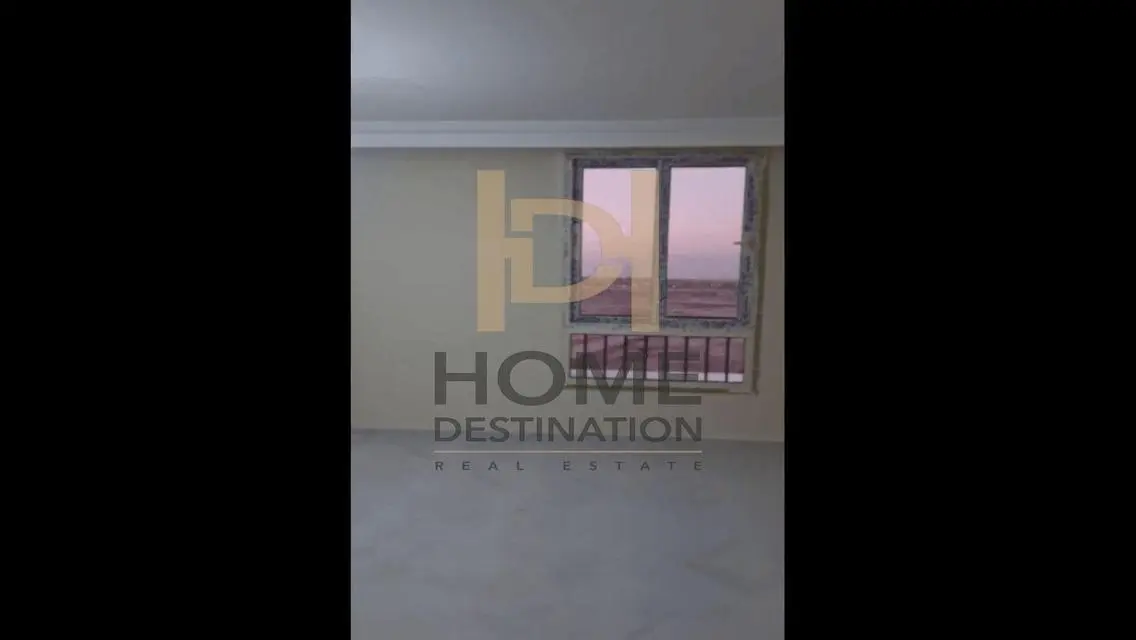 شقه للايجار في كمبوند سراي s2 بموقع مميز جدا