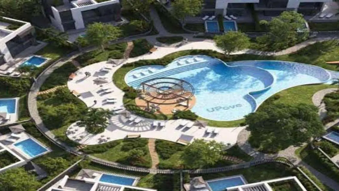 Townhouse 352 sqm + 160 sqm garden in a compound