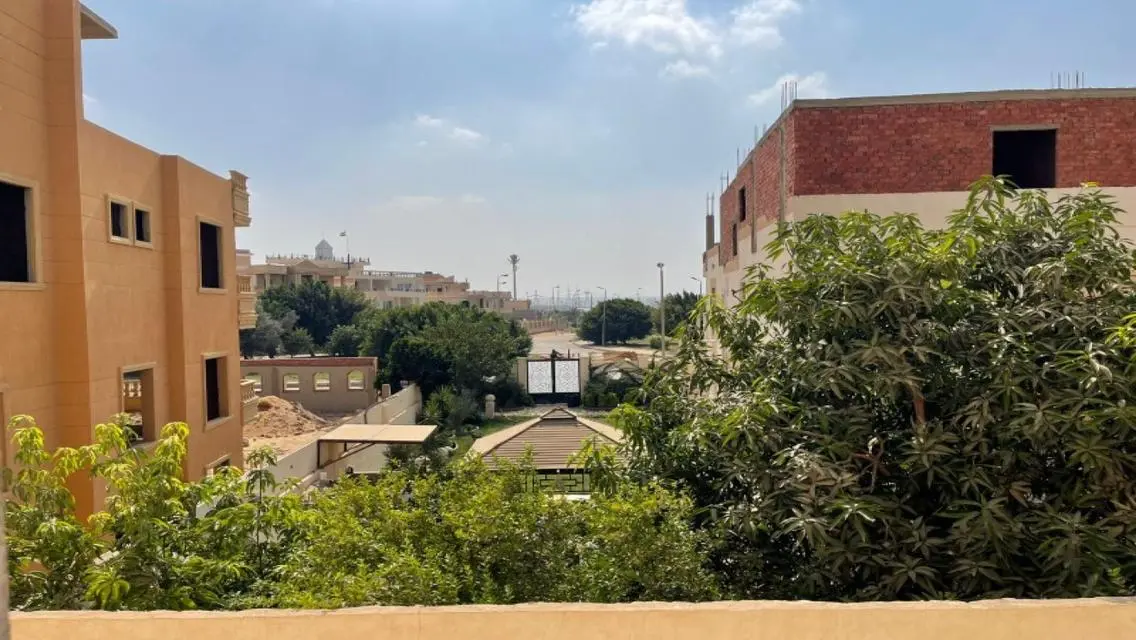 شقق ب فيلا فاخره للبيع بمنطقه الفيلات B