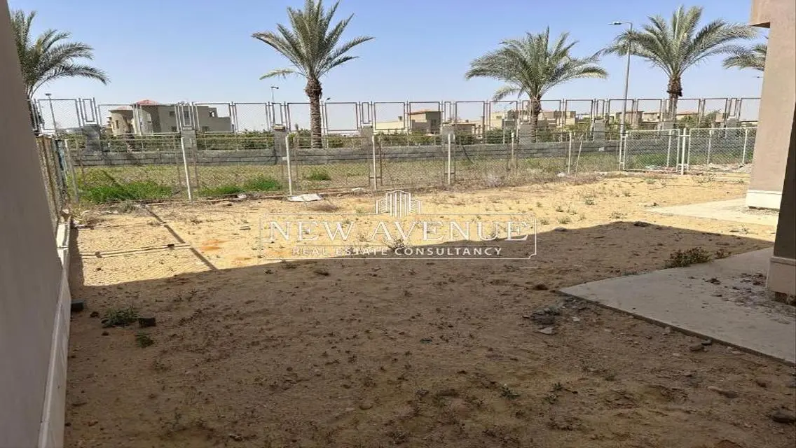 فيلا مستقلة للبيع بموقع متميز في التجمع الخامس