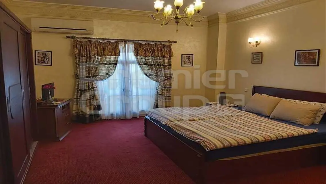 Luxury 3-Bedroom Apartment in a Quiet Area