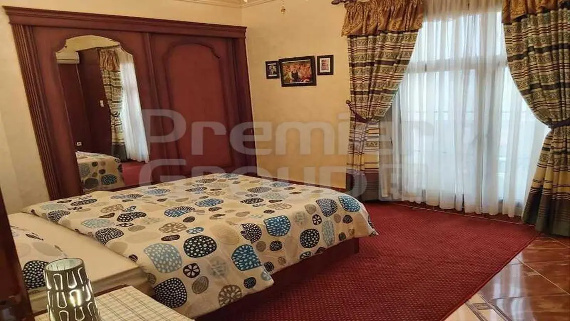 Luxury 3-Bedroom Apartment in a Quiet Area