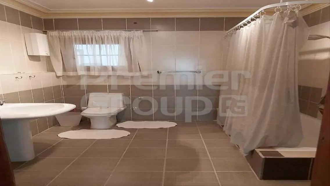 Luxury 3-Bedroom Apartment in a Quiet Area