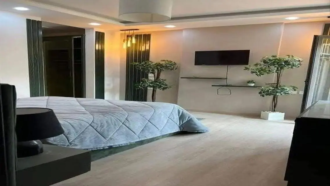 شقه بجاردن للبيع متشطبه بالكامل استلام فورى بسراى