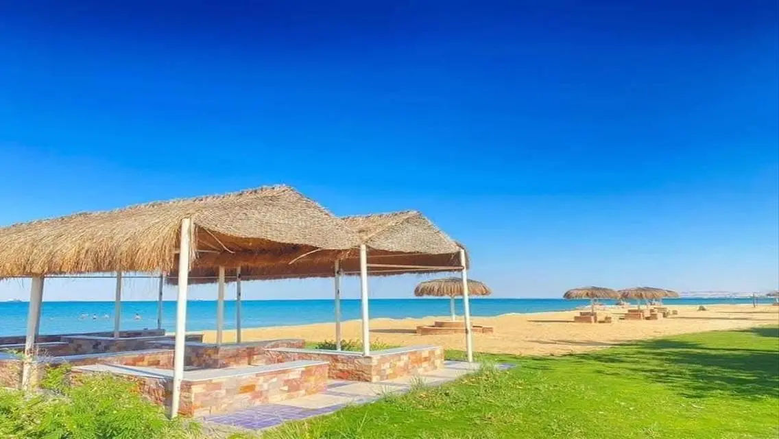 شقة فاخرة للبيع مطلة على بحيرات