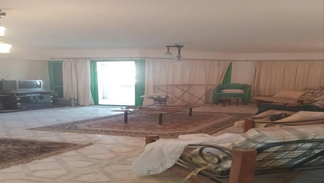 شقة فاخرة للبيع مطلة على بحيرات