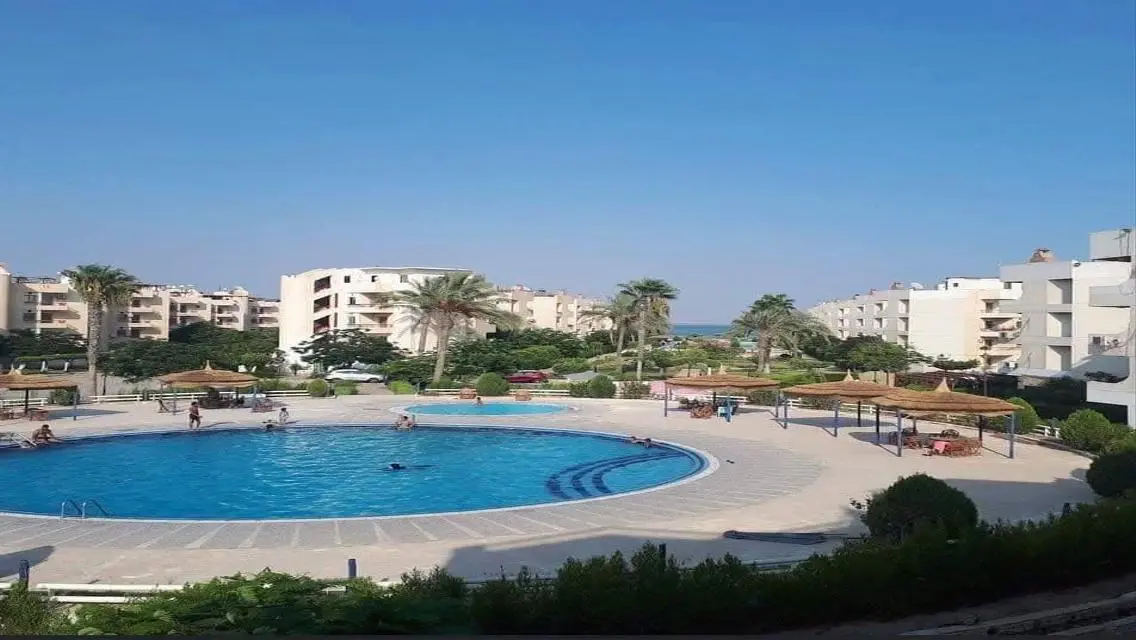 شقة فاخرة للبيع مطلة على بحيرات