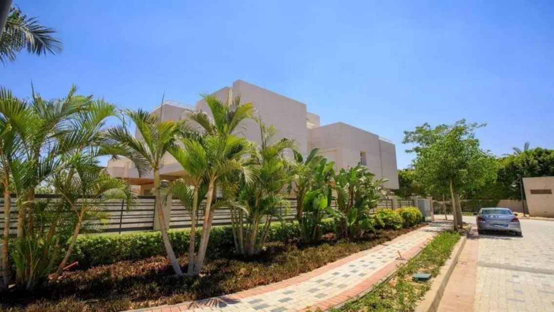 Last 6 bedroom villa for sale, immediate delivery