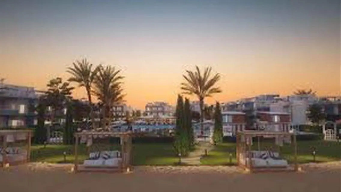 townhouse resale installment in compound city gate