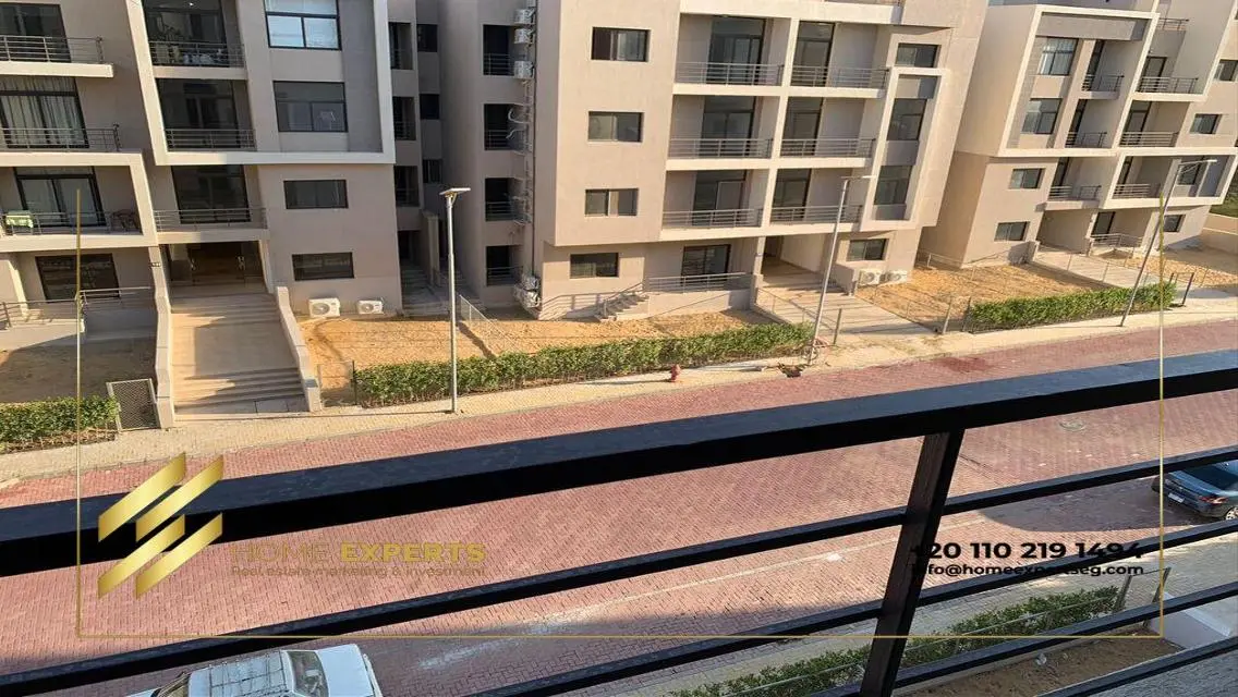 بنتهاوس بإطلالة مميزة للإيجار في المراسم
