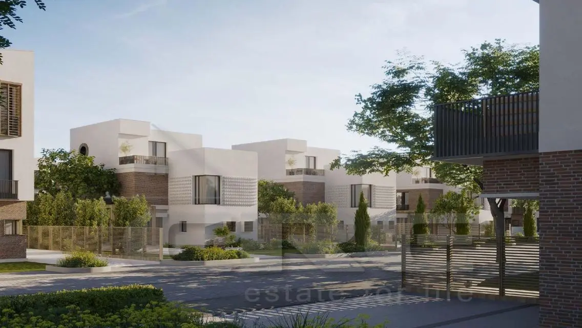 Luxury Villa with Private Garden and Pool