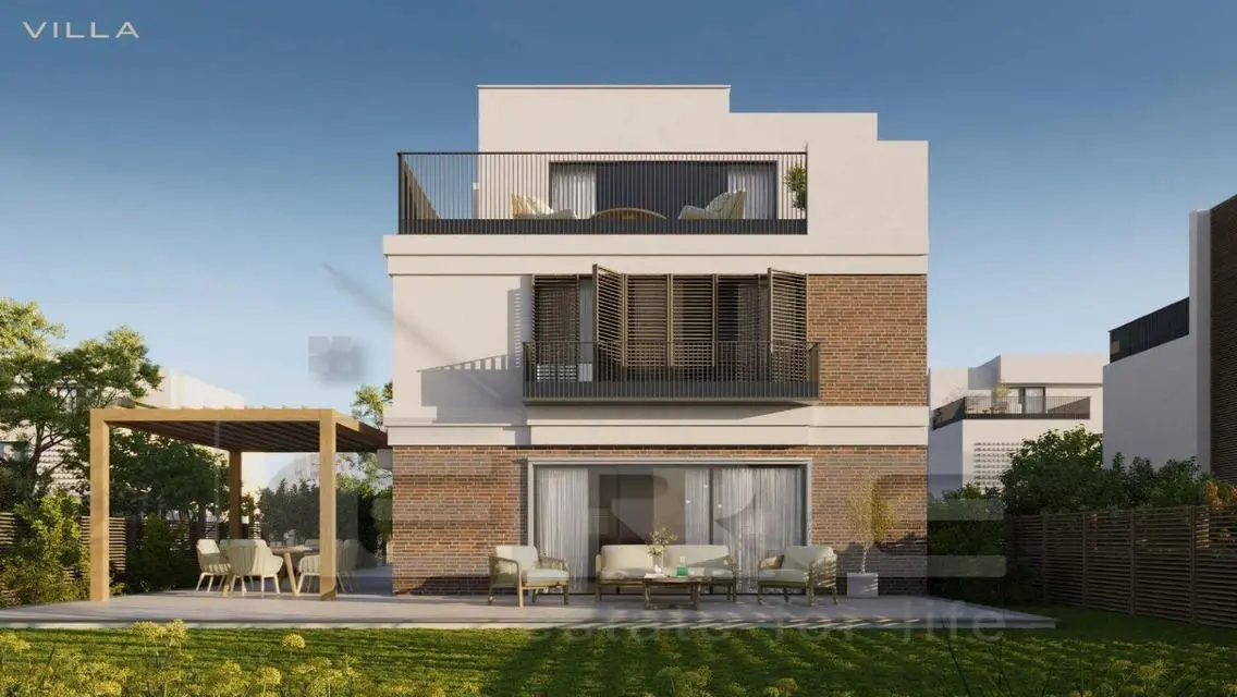 Luxury Villa with Private Garden and Pool