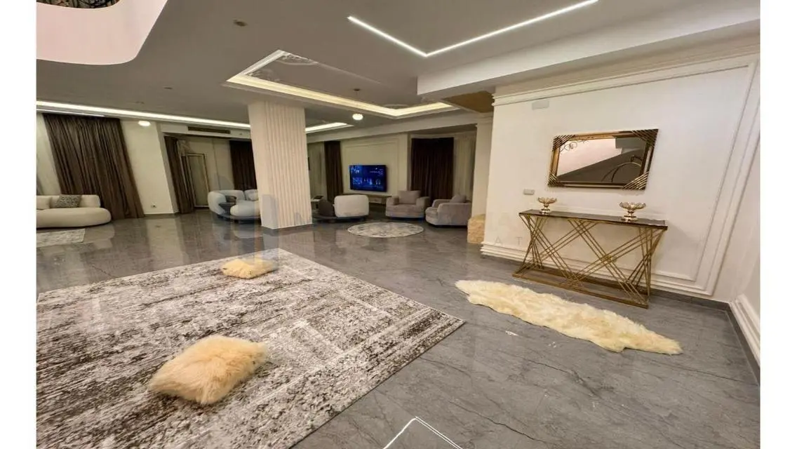 فيلا للبيع كالقصر بالحي التاسع بالشيخ زايد