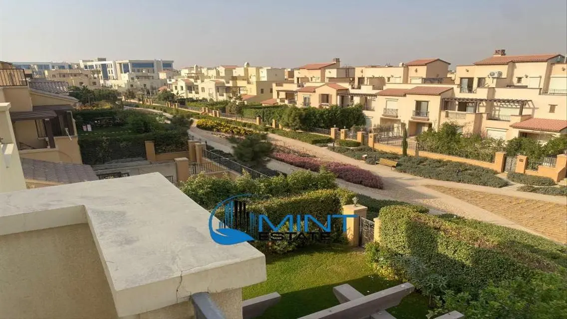تاون هاوس للبيع في ميڤيدا بالمطبخ و التكييفات