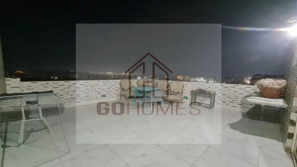 Roof apartment, 220 square meters, for sale - in t