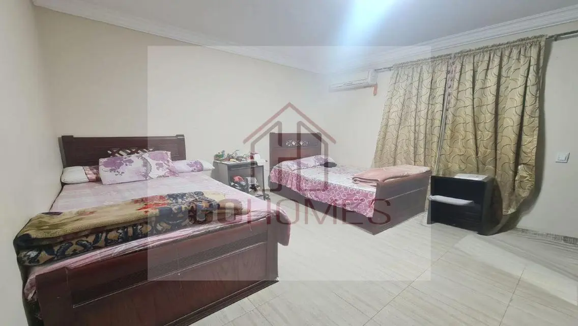 Roof apartment, 220 square meters, for sale - in t