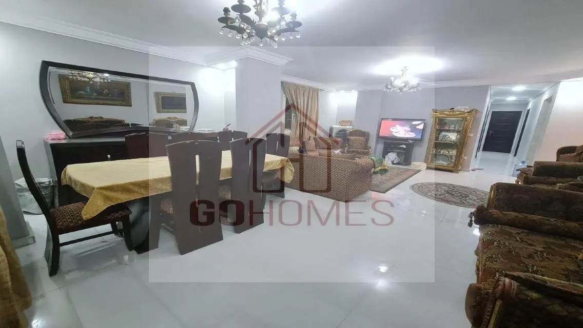 Roof apartment, 220 square meters, for sale - in t
