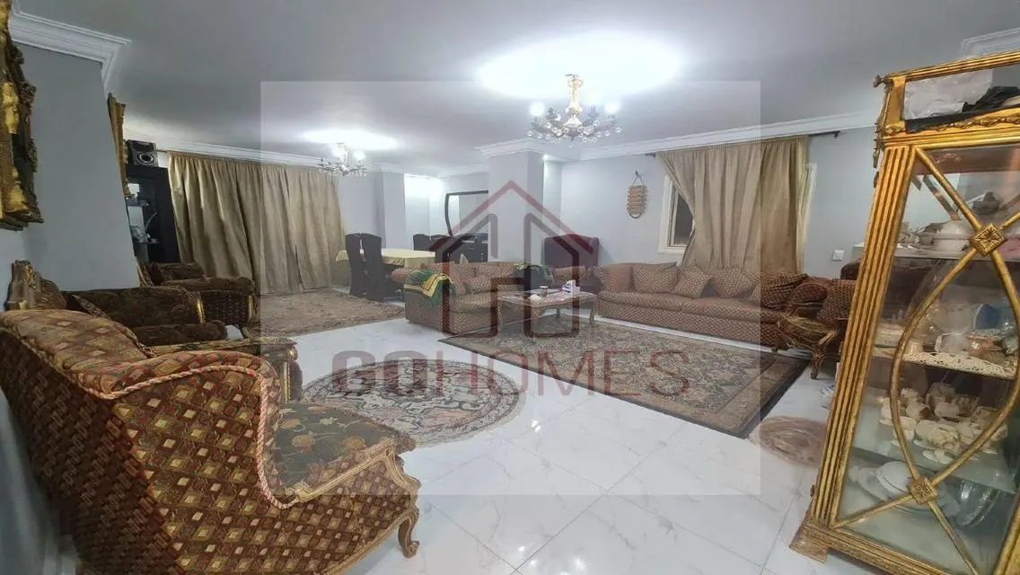 Roof apartment, 220 square meters, for sale - in t
