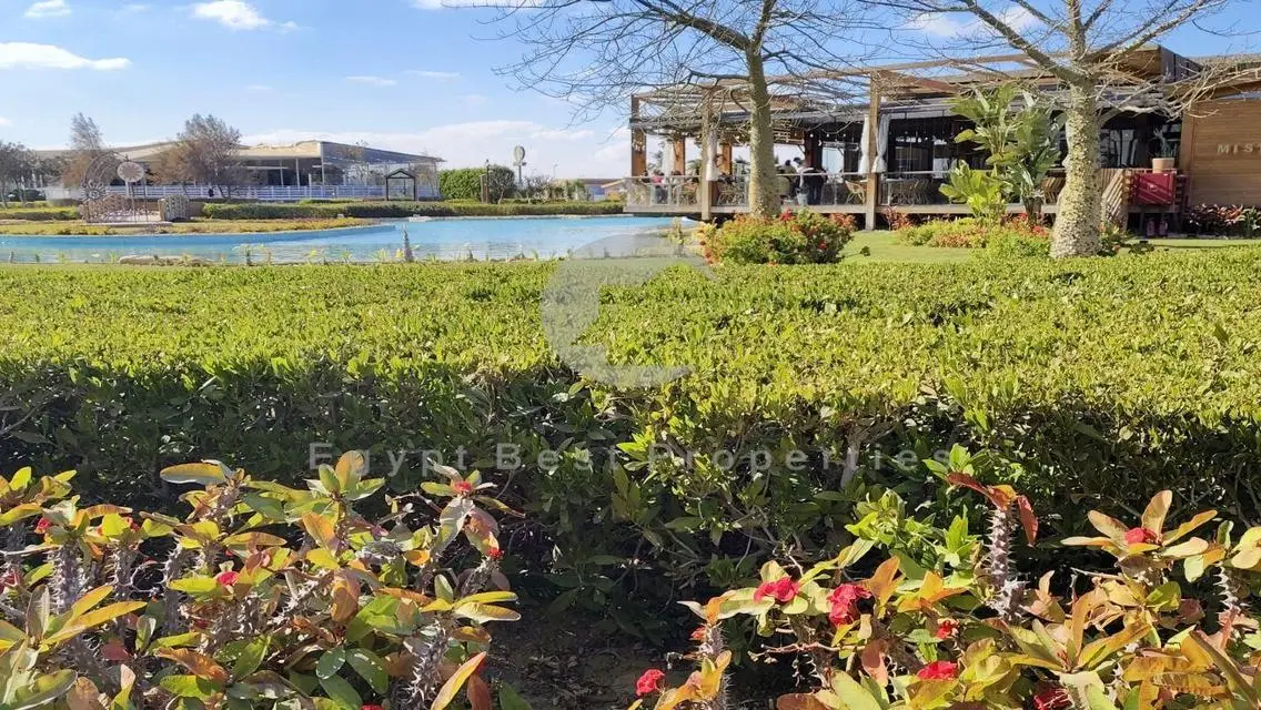 Villa for sale in compound hyde park