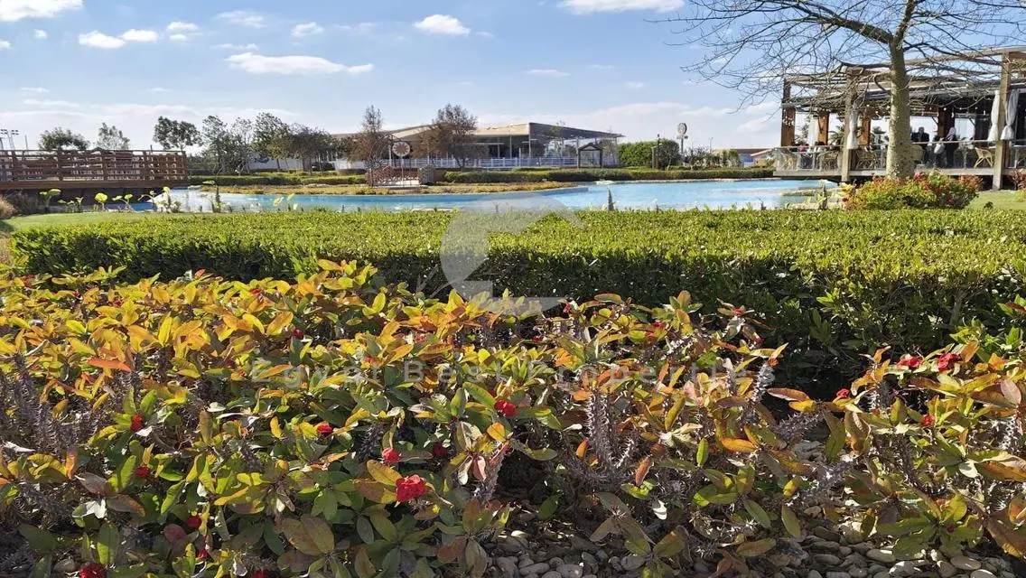 Villa for sale in compound hyde park