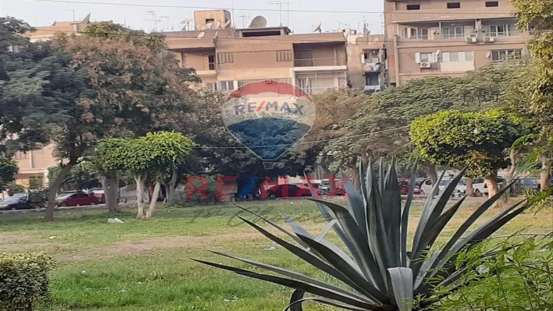 عماره لقطة للبيع فى مصر الجديده  فيو على حديقة