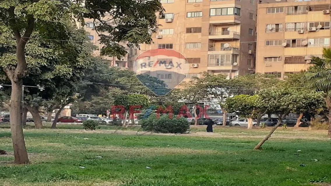 عماره لقطة للبيع فى مصر الجديده  فيو على حديقة