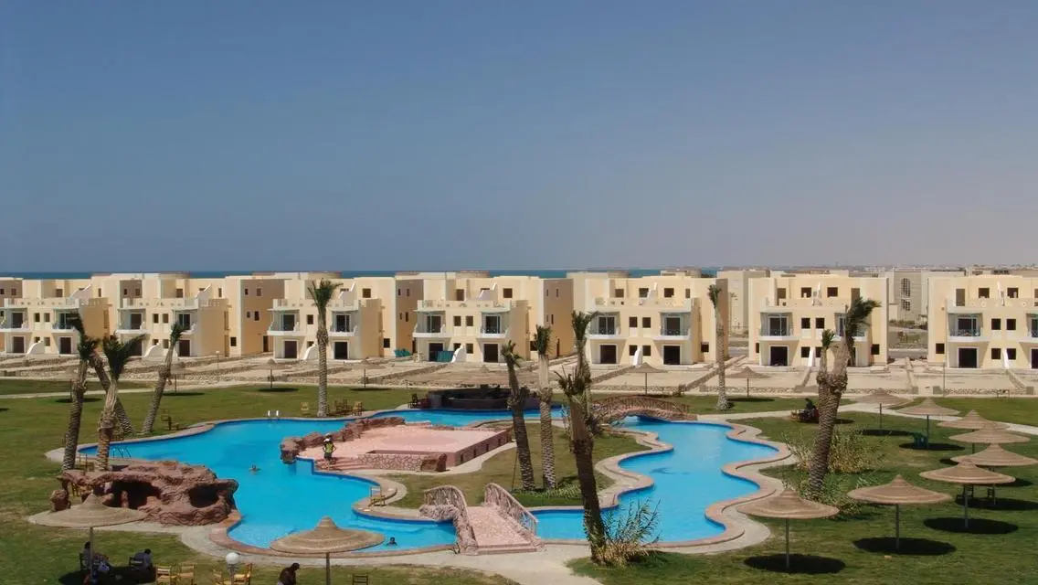 شالية ريفيرا بيتش 2 صف اول علي بحر بمقدم30%