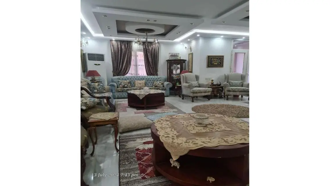 شقة للبيع في السياحية الرابعة  250 م