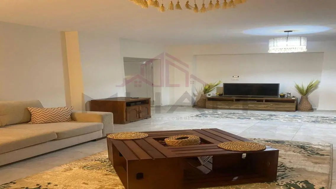 Ultra Lux furnished apartment South Academy