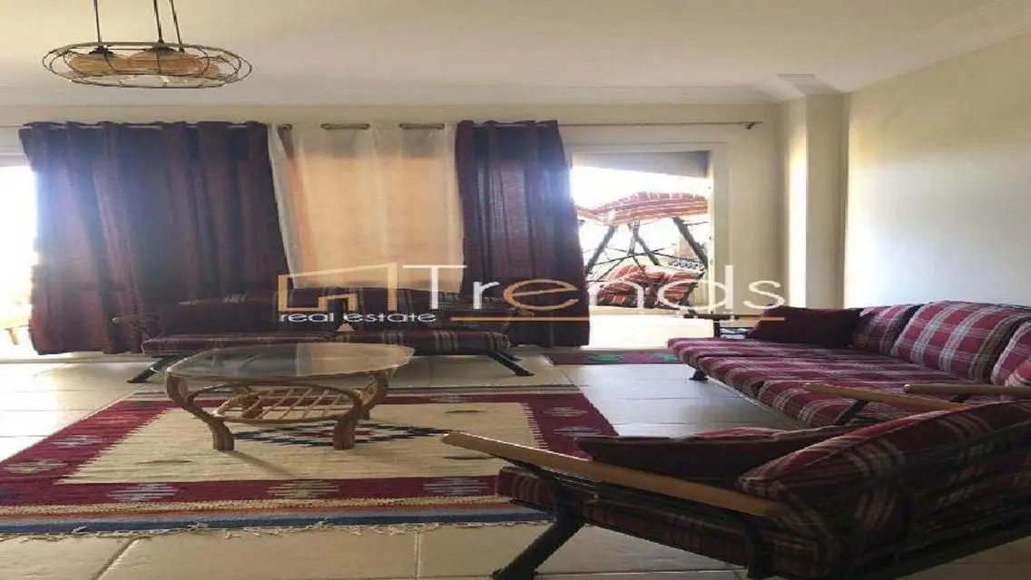شقة فاخرة مع مسبح مشترك بمساحة مريحة