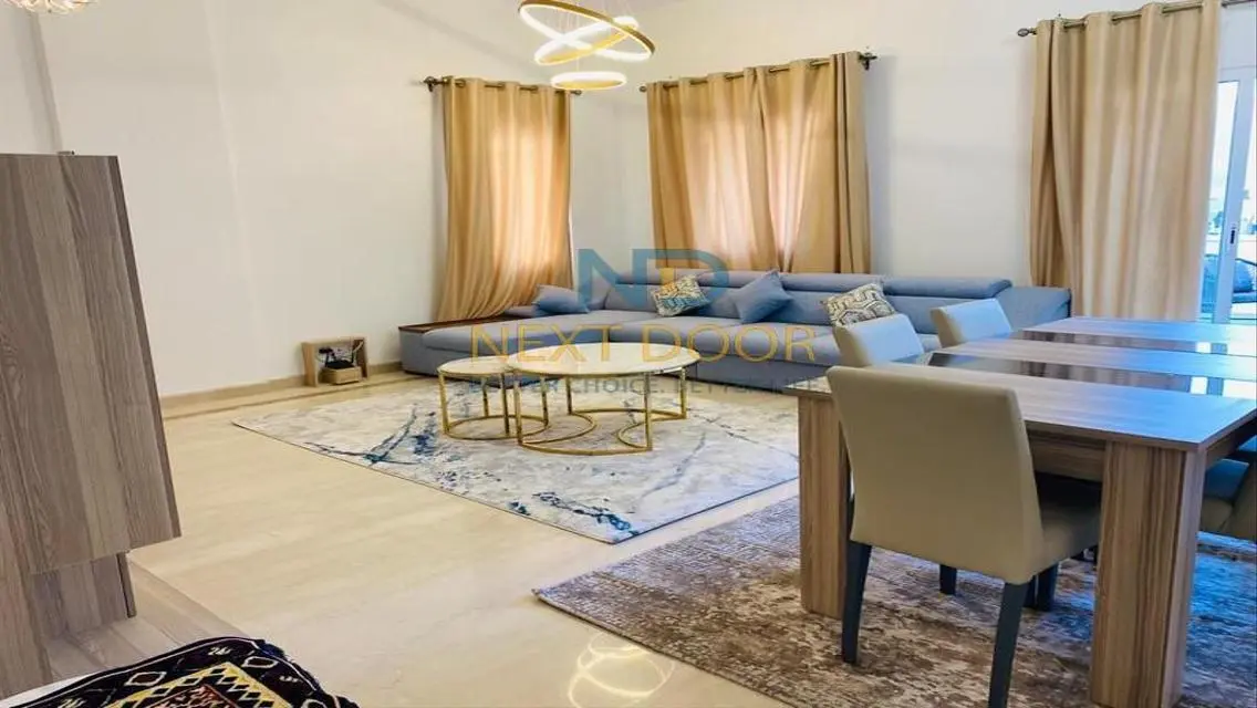شقة فاخرة للإيجار بكمبوند ميفيدا مفروشة بالكامل
